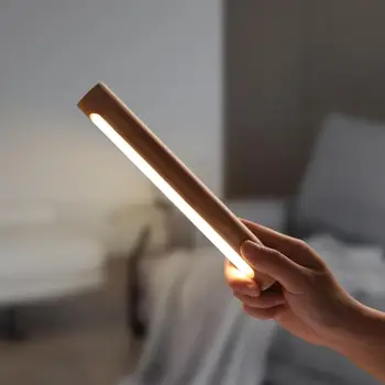 Дървена въртяща нощно Зареждане от USB монтиран на стената лампа с възможност за завъртане на 360 °, с Регулируема яркост, докосване на ключа на осветлението в коридора, лека нощ